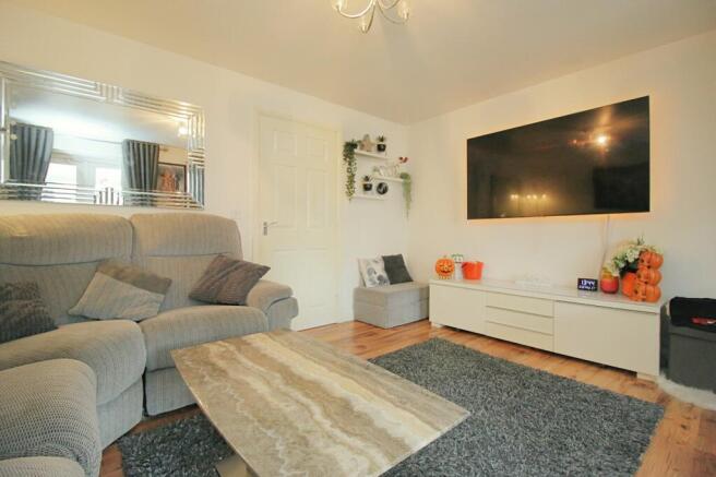 3 bed Semi-Detached for sale Image 10