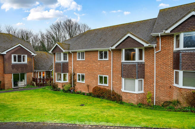 2-bed house on Ellingham Close, Alresford, Hampshire, SO24, £152,500