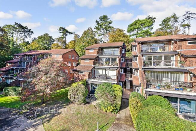 3-bed flat on Southview Road, Warlingham, Surrey, £264,500