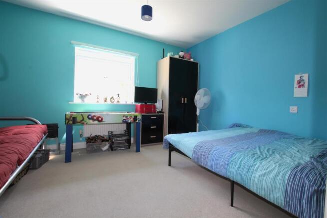 BEDROOM 2