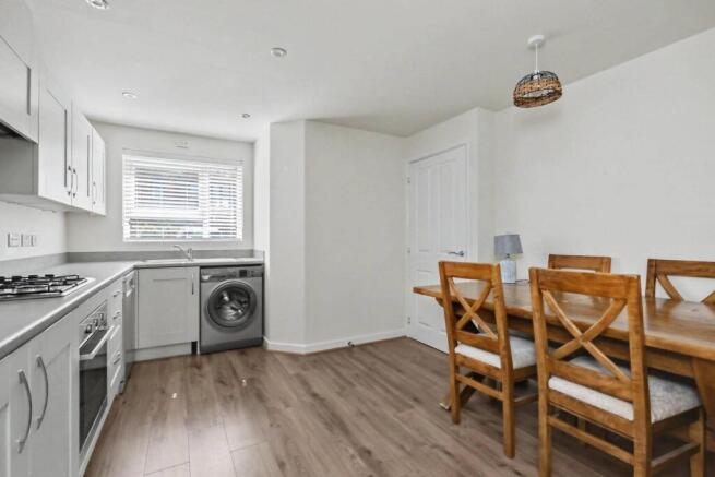 3 bed Semi-Detached for sale Image 10