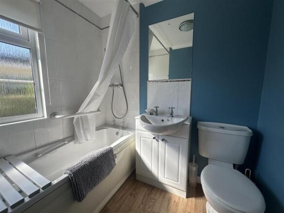 2 bed Detached for sale Image 10