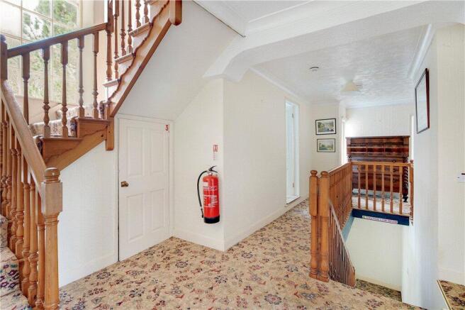 6 bed Town House for sale Image 7
