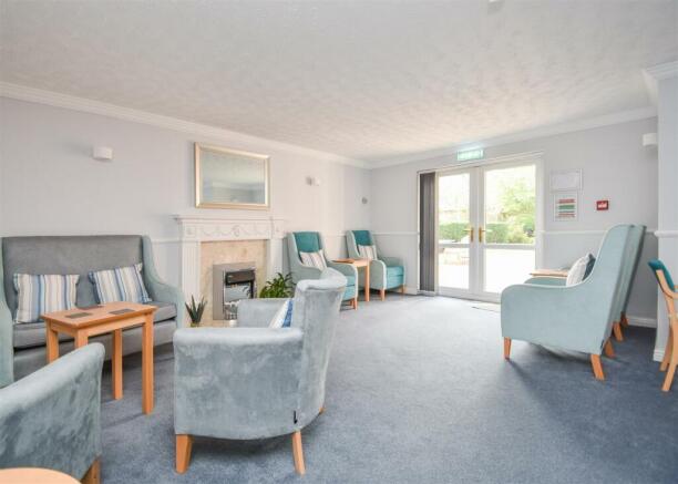 2 Saxon Park - Communal Lounge.jpg