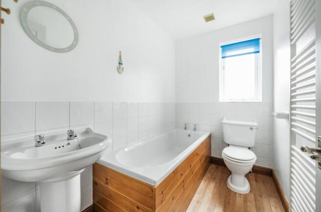 3 bed Town House to rent Image 10