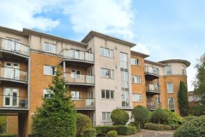 Flat 2, 23 Rosida Gardens, Hill Lane, Southampton SO15 5PA