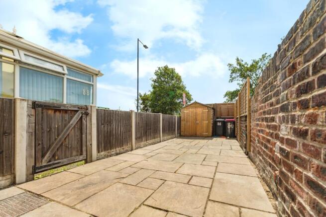 2 bed Terraced for sale Image 8