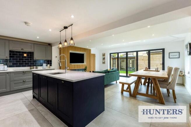 4 bed Detached for sale Image 4