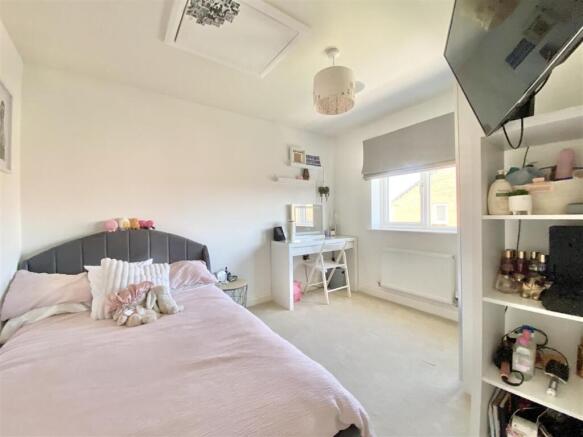4 bed Detached for sale Image 10