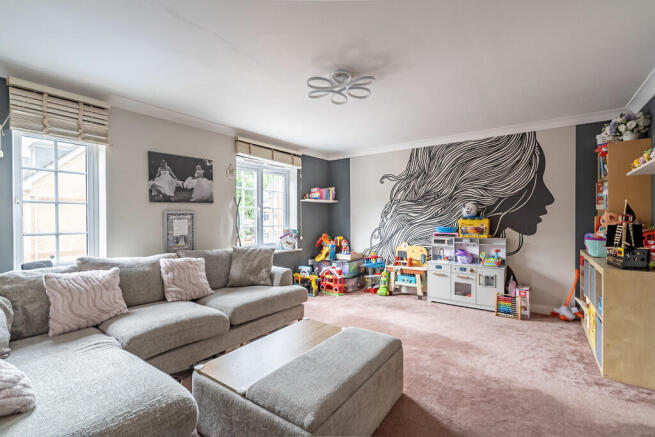 4 bed Town House for sale Image 6