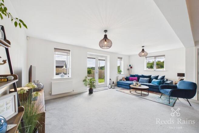 4 bed Detached for sale Image 10