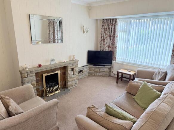 3 bed Semi-Detached for sale Image 4