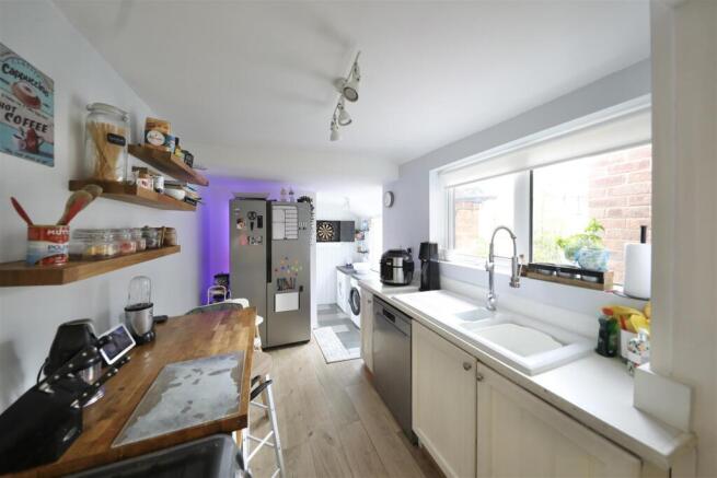3 bed Terraced for sale Image 5