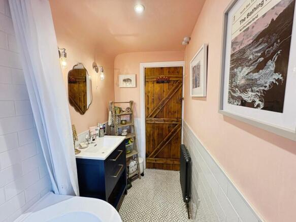 2 bed Semi-Detached for sale Image 9