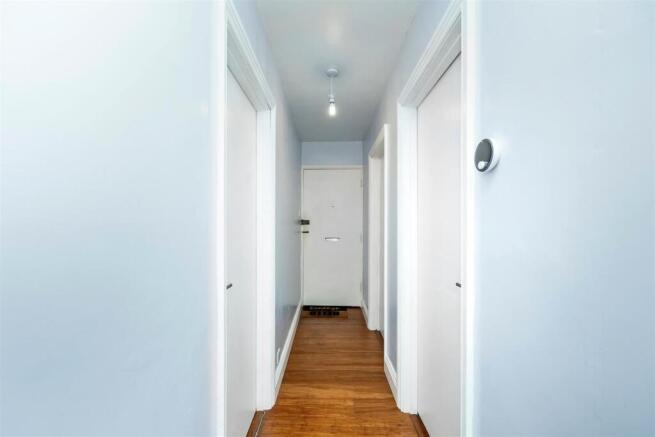 Hassocks Lodge 16 HALLWAY.jpeg
