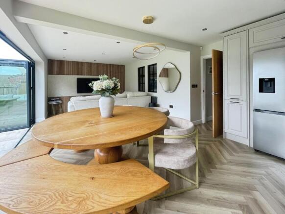 4 bed Detached for sale Image 5