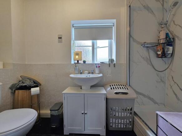 Shower Room.jpg