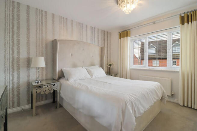 4 bed Detached for sale Image 10
