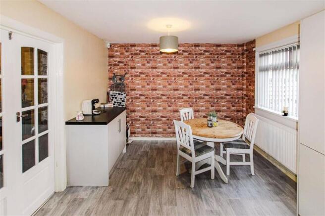 Dining Fitted Kitchen: