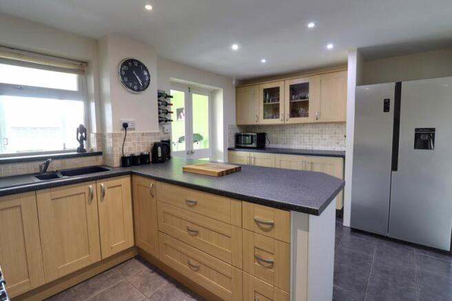 Kitchen/ Breakfast 