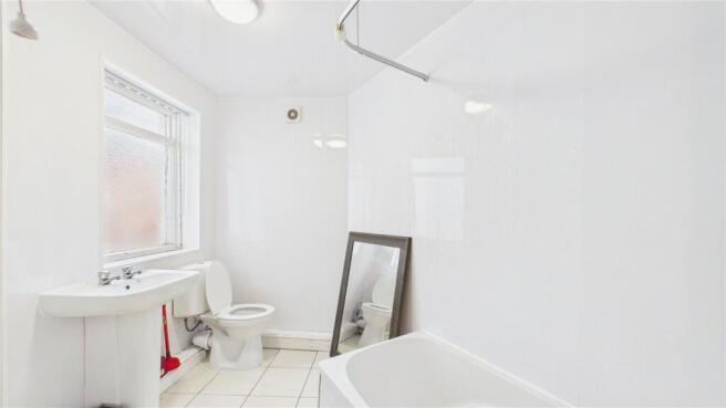 2 bed House to rent Image 8