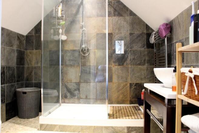EN SUITE