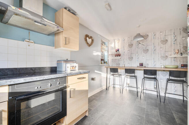 1398178-11-696779...