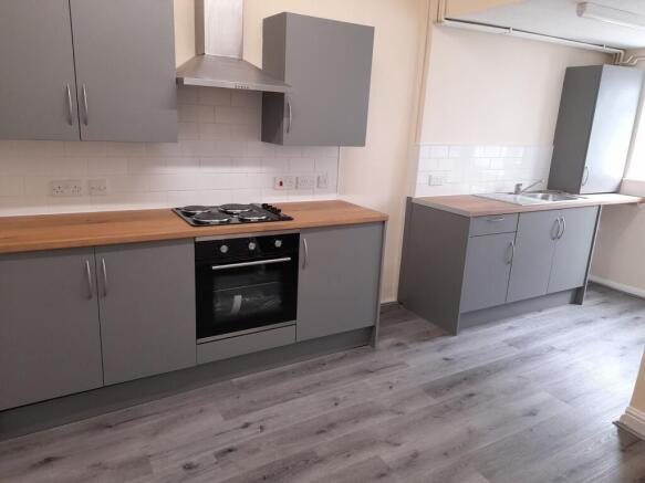 2 bed End of Terrace to rent Image 7