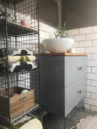 bathroom1.jpg