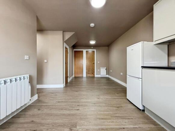 1 bed Apartment to rent Image 5