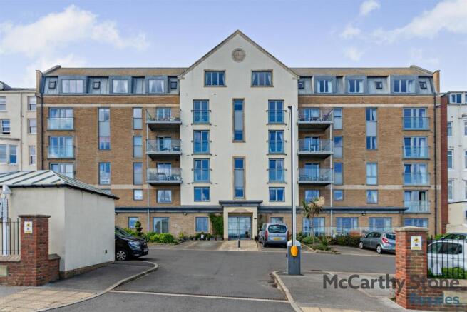 2 bed Apartment for sale Image 10