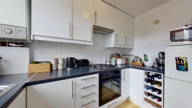 Kingham-Close-Earlsfield-SW18-08302022_163204.jpg