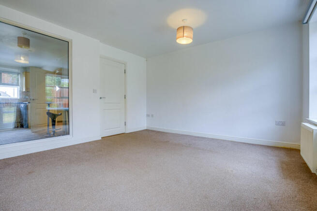 3 bed Town House for sale Image 7