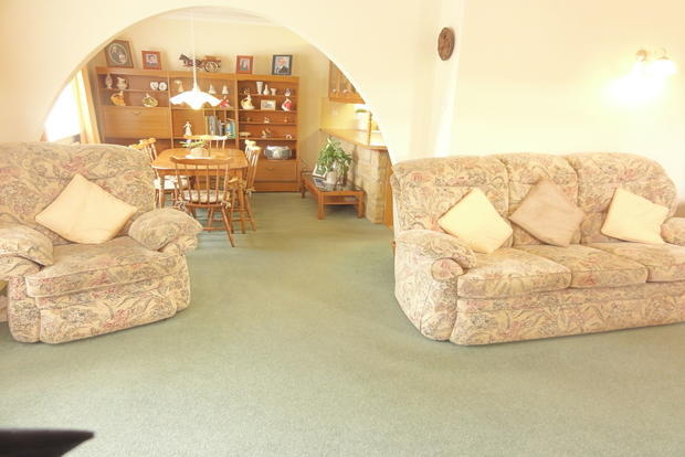 LOUNGE/DINER