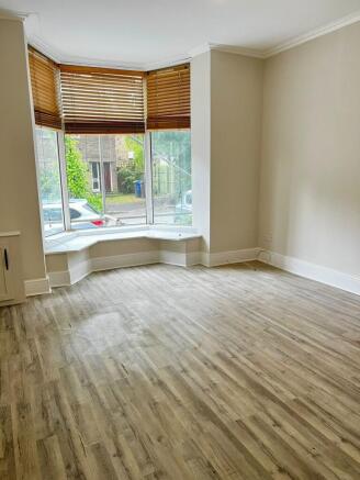 4 bed Terraced to rent Image 5