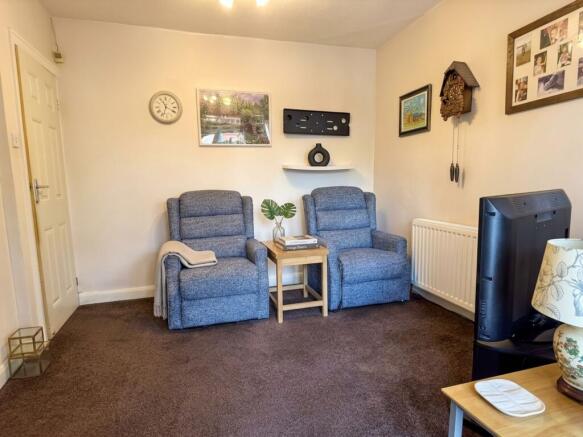 2 bed Semi-Detached for sale Image 9