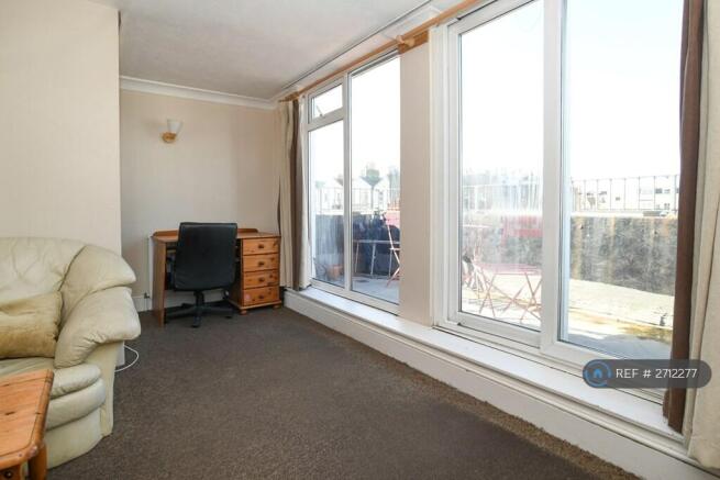 Loft Room With En-Suite & Roof Terrace