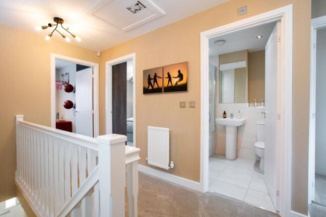 4 bed Detached for sale Image 6