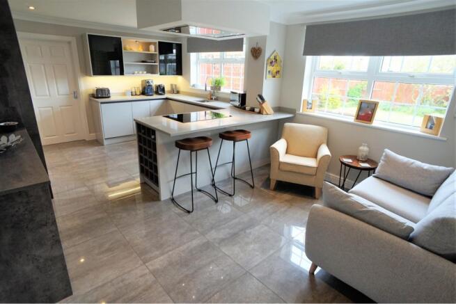 Kitchen / Breakfast
