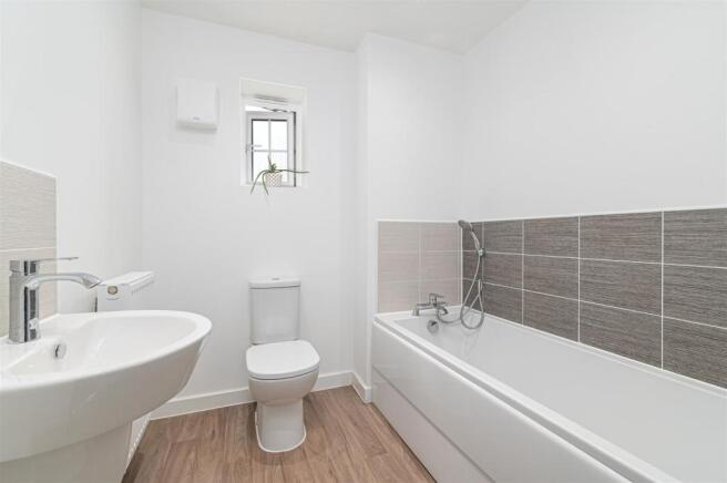 28 Wentworth Drive (6 of 27).jpg