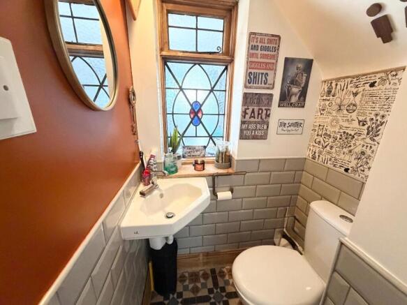 5 bed Semi-Detached for sale Image 7
