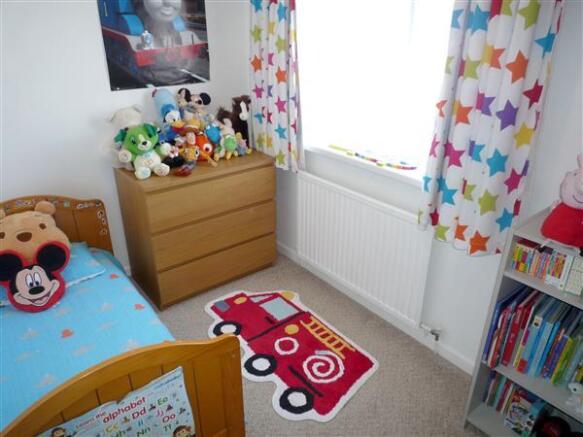 BEDROOM 2 (Rear):