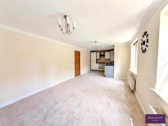 2 bed Apartment for sale Image 4
