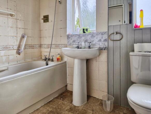 3 bed Terraced for sale Image 10