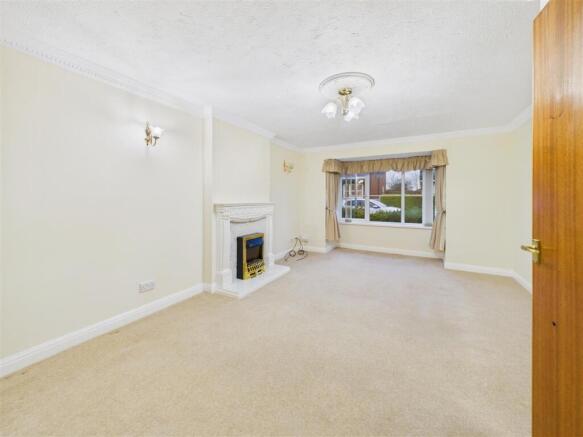 2 bed Semi-Detached Bungalow for sale Image 5