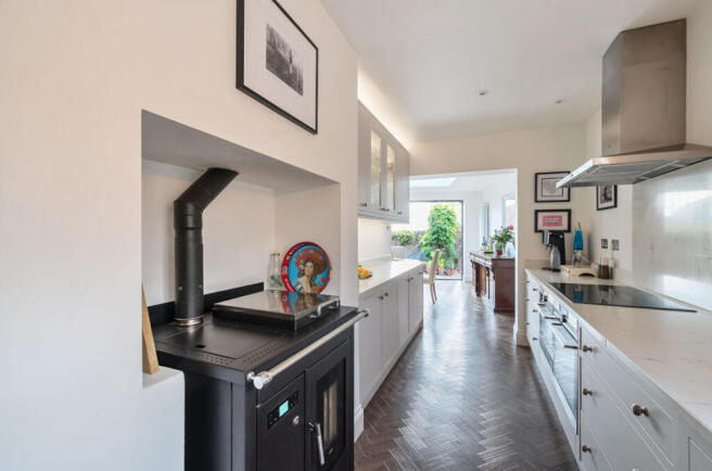 1296098-72-682b76...