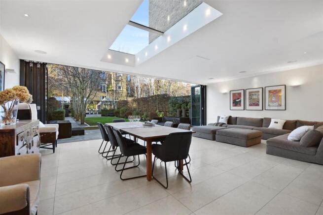 Hammersmith Grove - Reception.JPG
