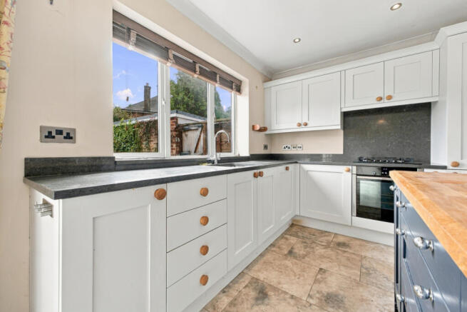 Graysands Road, Hale, Altrincham, Greater Manchester, WA15 photo 4