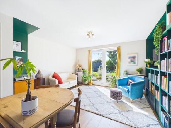 CAM01909G0-PR0481-STILL026