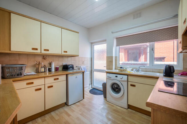 Mayfield Road, Lytham St Annes, FY8 photo 4